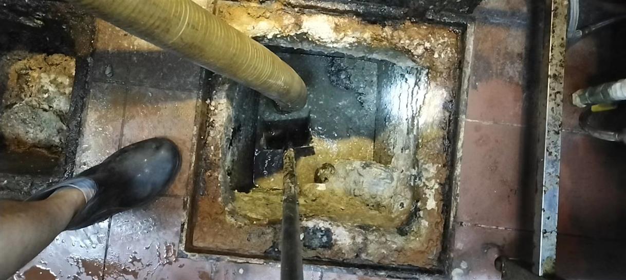 沉湖管委会化油池清理-污水池清掏