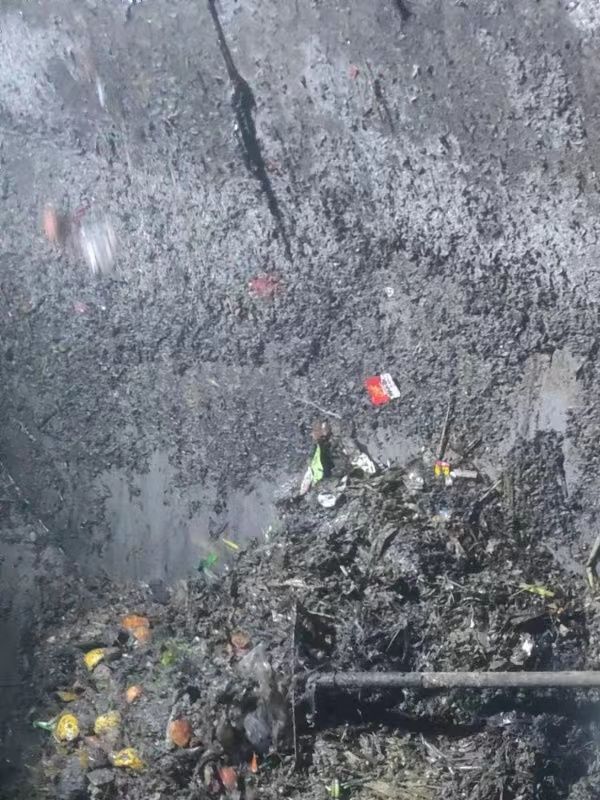 沉湖管委会污水池清理